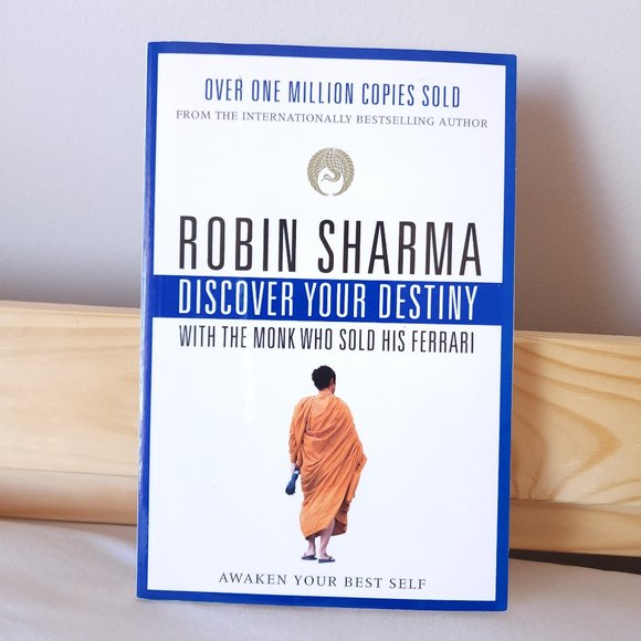 📚 2 books for $15 deal - The Monk Who Sold His Ferrari by Robin Sharma - Picture 1 of 3